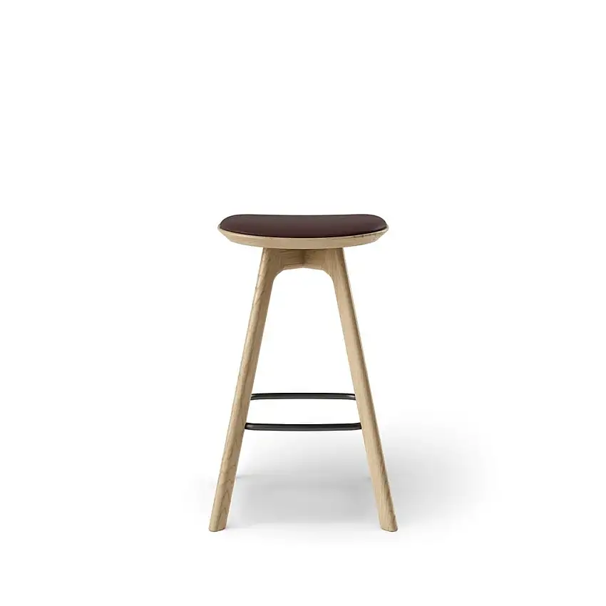 Brdr. Krüger Pauline Barhocker H: 65 cm – Geölte Eiche/Zimtleder