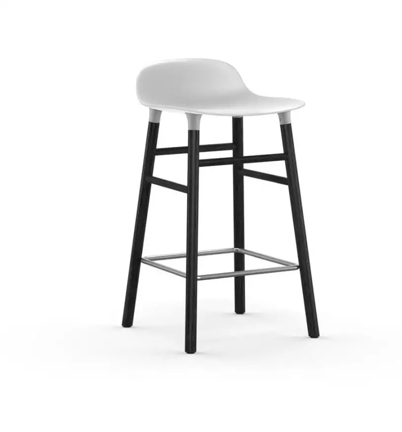 Normann Copenhagen Form Barhocker SH: 65 cm – Weiß/Schwarze Eiche