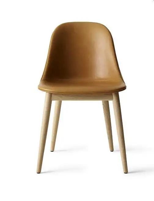 Audo Copenhagen Harbour Side Dining Chair SH: 45 cm – Dakar 0250 / Gestell aus natürlicher Eiche