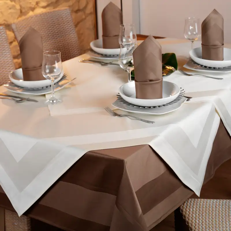 Tischdecke Pik-As - Atlaskante, 2-seitig gesäumt